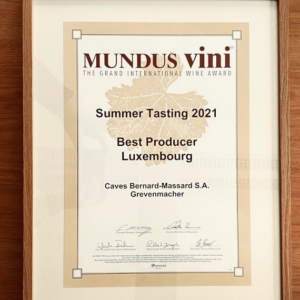 Bernard-Massard werd verkozen tot beste producent van Luxemburg op de Mundus Vini Zomerproeverij 2021.